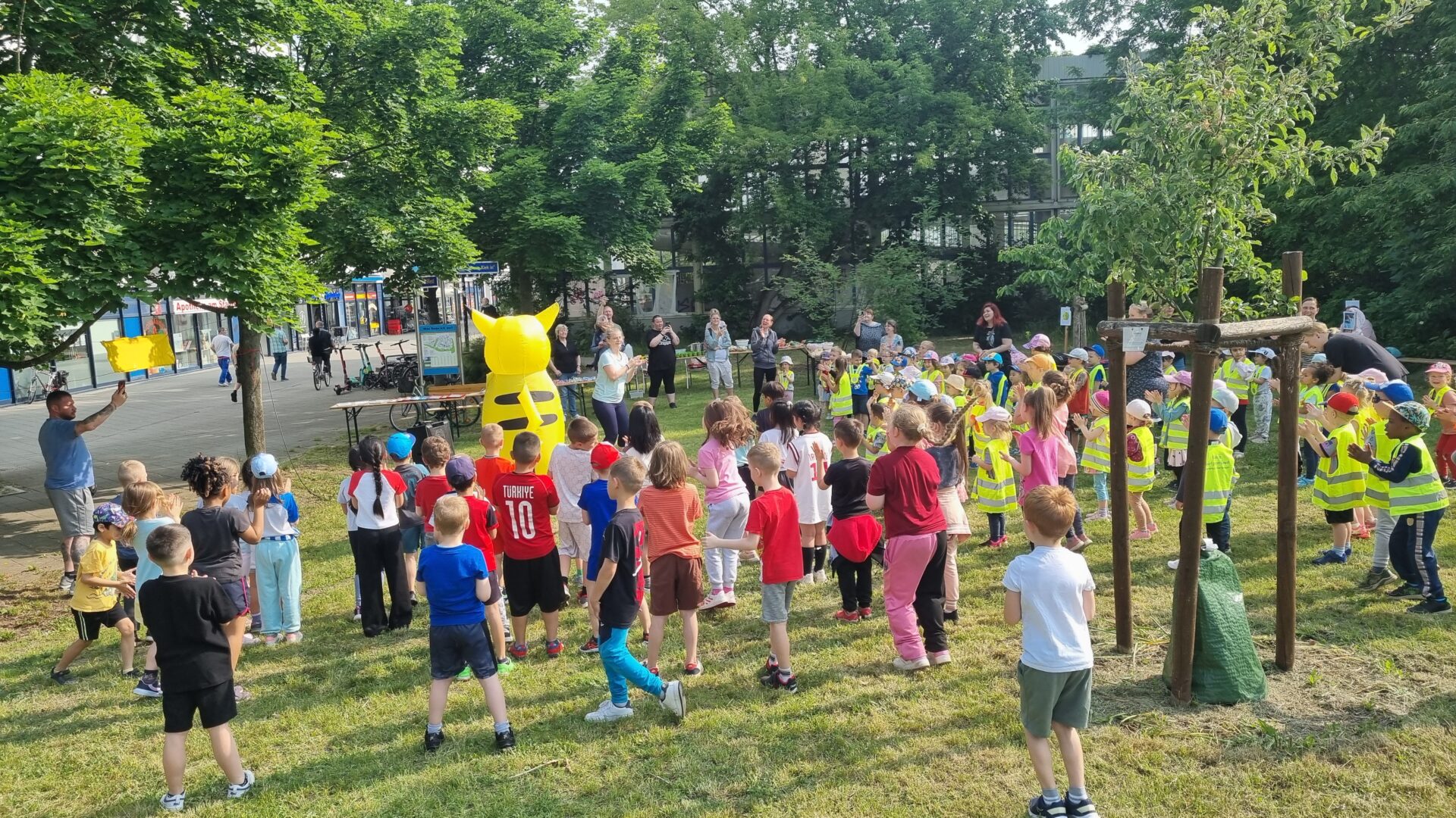 Aufwärmen für den Kita-Lauf
