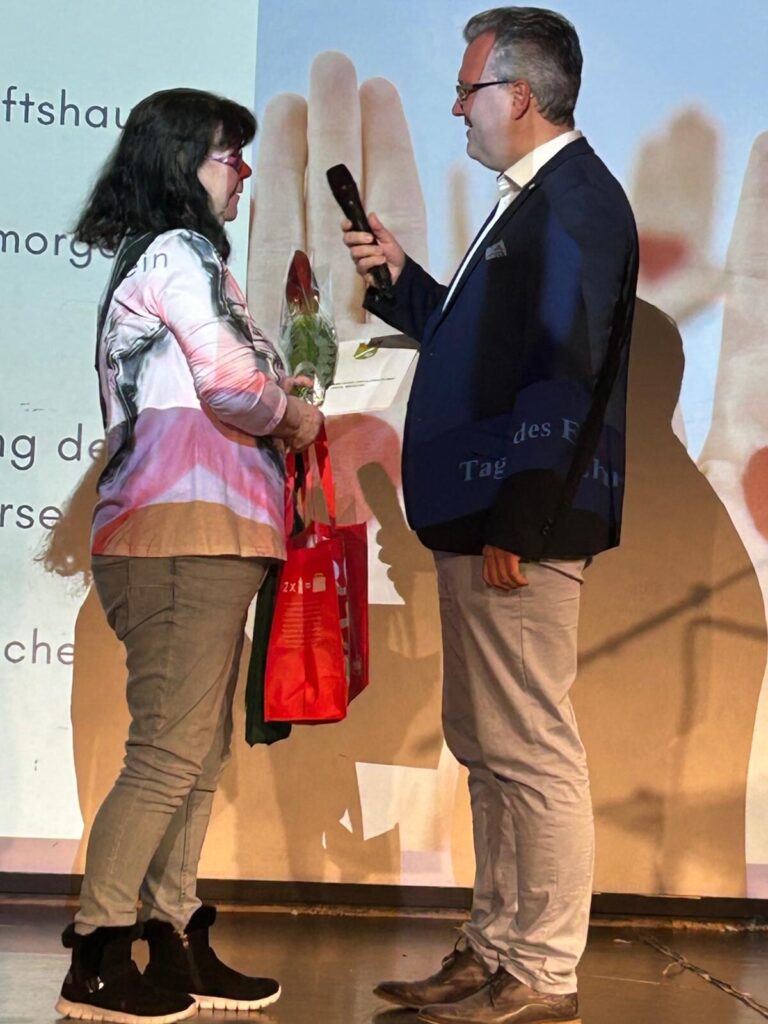 5e4df7a5 1975 4eb5 b2de 7897f824a91e