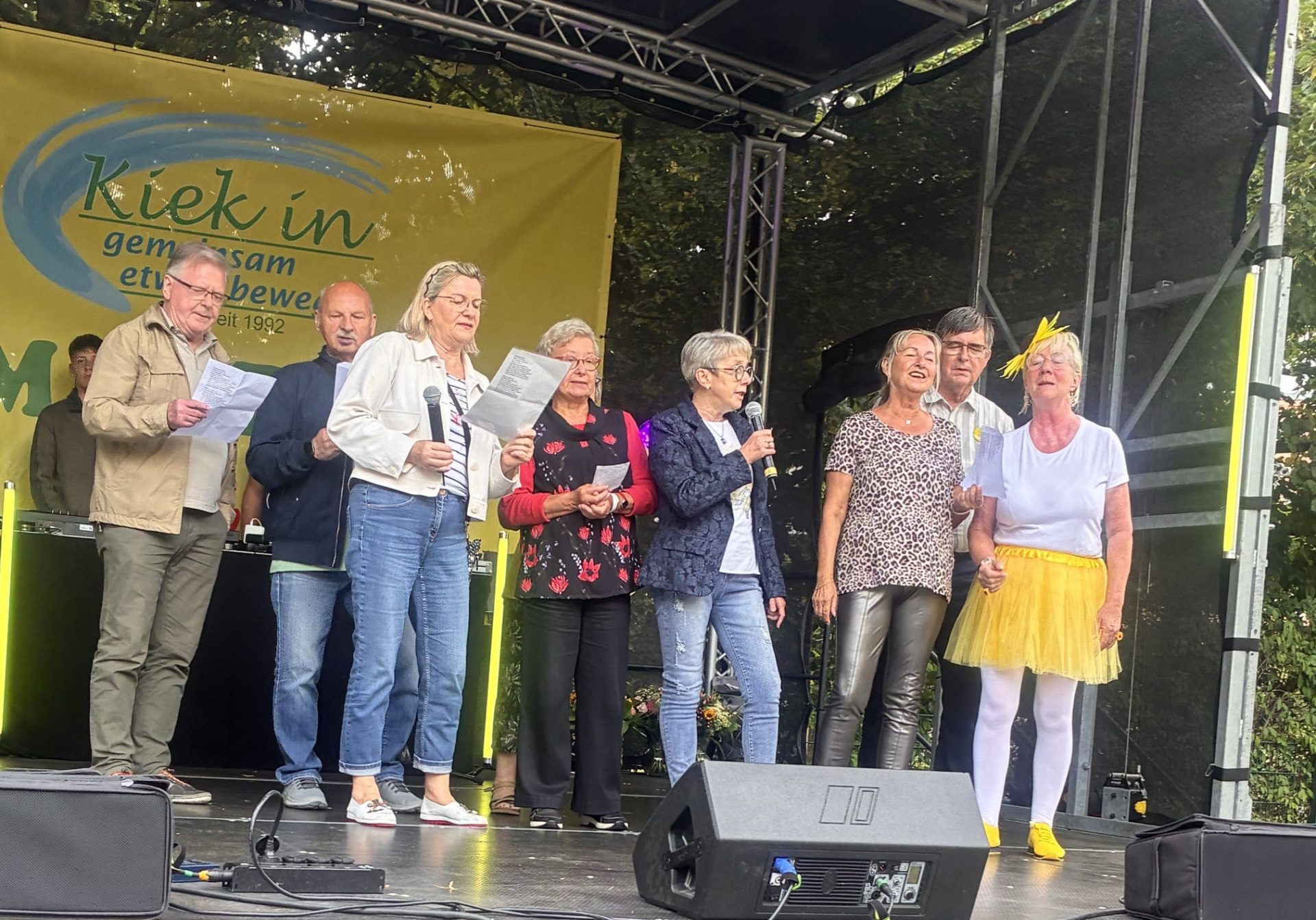 Kiezstammtisch auf der Bühne